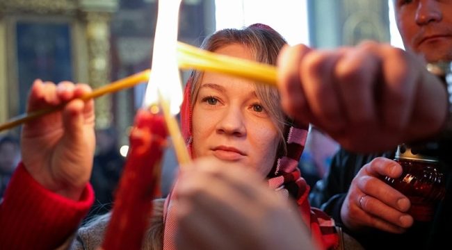 Доля православных в РФ за 15 лет сократилась в 1,2 раза