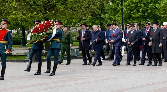 Межконфессиональная церемония возложения цветов 26 Ияра в Москве