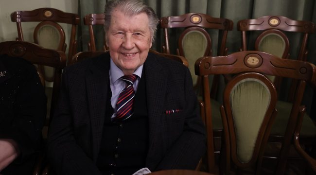Патриарх Кирилл поздравил композитора Владислава Агафонникова с 90-летием и вручил орден
