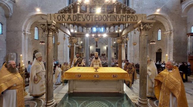 Глава ОВЦС отслужил литургию в базилике Святого Николая в Бари