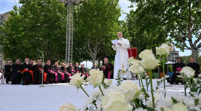 Св. Отец встретился с властями «Земли огней»