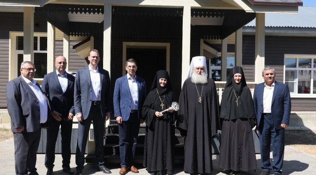 Митрополит Феогност возглавил престольный праздник в Никольском Шостьенском монастыре и открыл духовно-просветительский центр