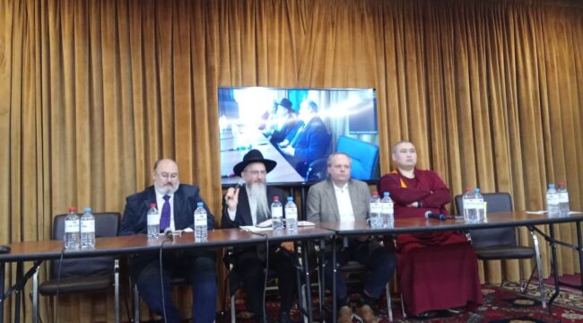 В Москве обсудили заповедь «Не кради»: диалог религий о честности и доверии