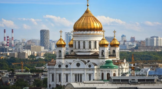 Выставку картин в храме Христа Спасителя продлили до конца мая