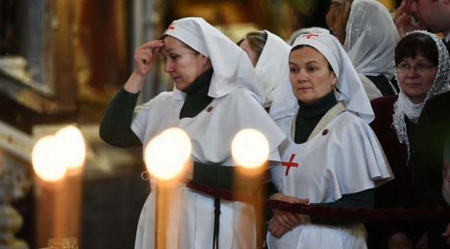 В РПЦ насчитали более 900 сестричеств милосердия