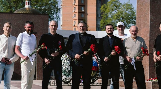 Пасторы РОСХВЕ(п) в Липецке почтили память воинов-освободителей