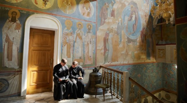 В РПЦ призвали признать дипломы духовных вузов советской эпохи