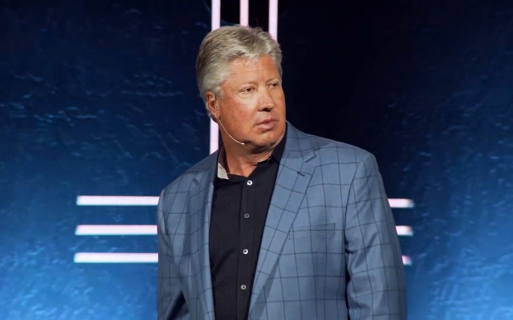 Gateway Church и Роберт Моррис урегулировали спор о пенсионном пакете