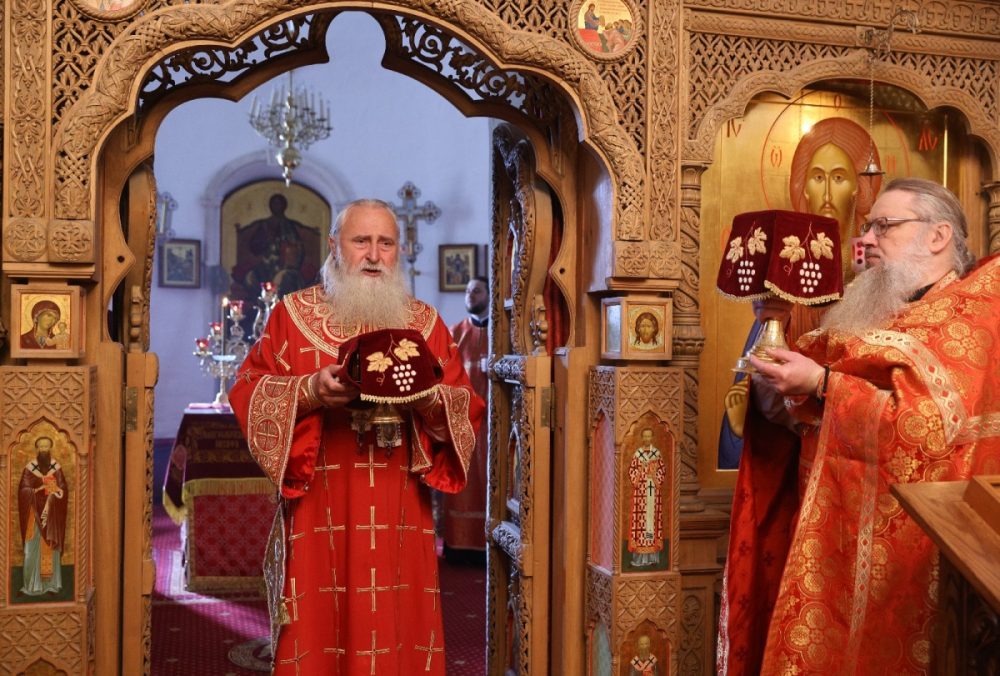 Митрополит Феогност возглавил Литургию на подворье Русского на Афоне монастыря в Москве