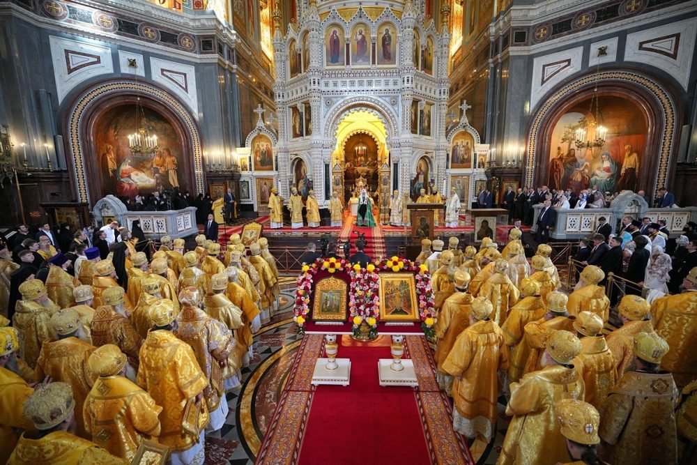 Патриарх Кирилл совершил литургию в Храме Христа Спасителя в день памяти Мефодия и Кирилла