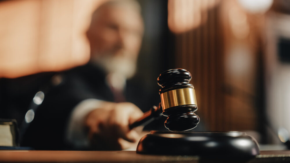 Суды Калифорнии тестируют ИИ-помощника для подготовки судей к делам