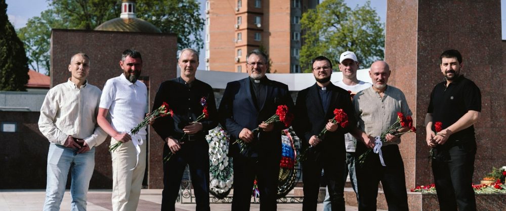 Пасторы РОСХВЕ(п) в Липецке почтили память воинов-освободителей