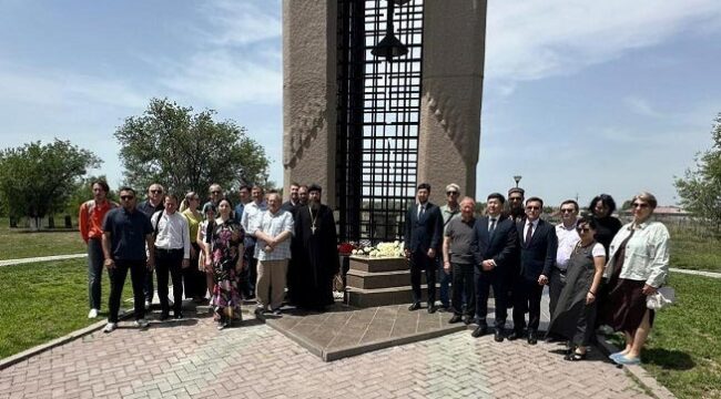 Представители Казахстанского митрополичьего округа почтили память жертв политических репрессий
