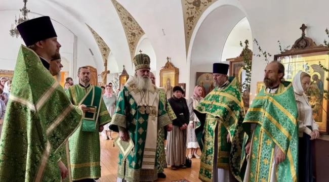 Митрополит Каширский Феогност совершил Литургию в храме при больнице святителя Алексия
