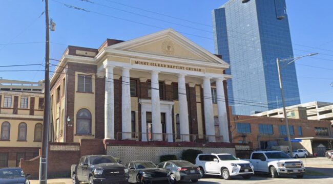Церковь, основанная освобождёнными рабами 150 лет назад, проводит последнюю службу в историческом здании