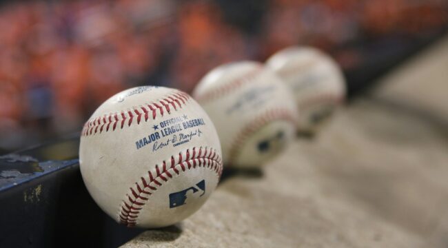 Большинство команд MLB отмечают месяц гордости ЛГБТ, половина планирует провести вечера веры