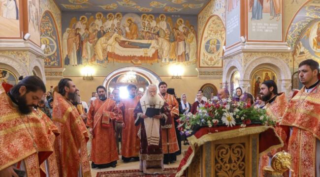 Митрополит Феогност возглавил престольный праздник в Зачатьевском монастыре