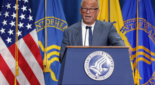 Глава HHS Роберт Ф. Кеннеди-младший объявляет о выделении ещё $700 млн на борьбу с зависимостью с акцентом на религиозные организации