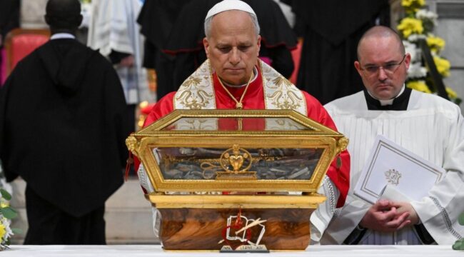 Папа призвал Церковь Павии быть живыми камнями веры