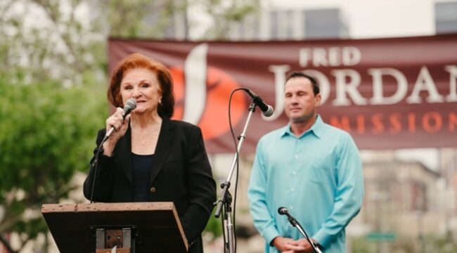 Уилли Джордан из Fred Jordan Missions, известная помощью бездомным в Скид-Роу, умерла в 93 года