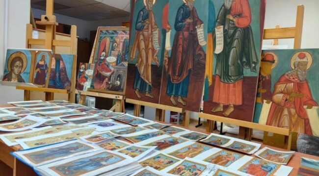 Иконописцы ПСТГУ воссоздали иконостас сгоревшей Успенской церкви в Кондопоге