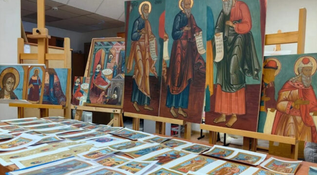 Иконописцы ПСТГУ полностью воссоздали иконостас сгоревшей Успенской церкви в Кондопоге