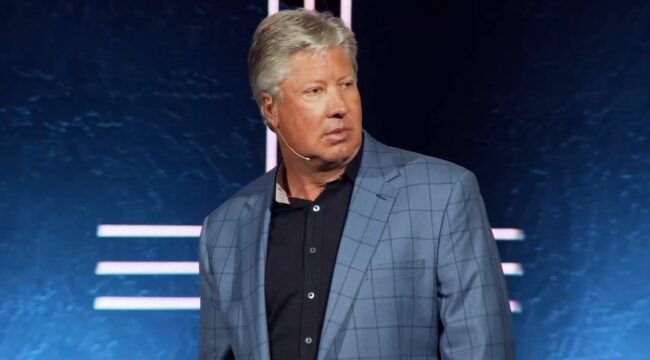 Иск к Gateway Church и Роберту Моррису о нецелевом использовании десятин отклонен