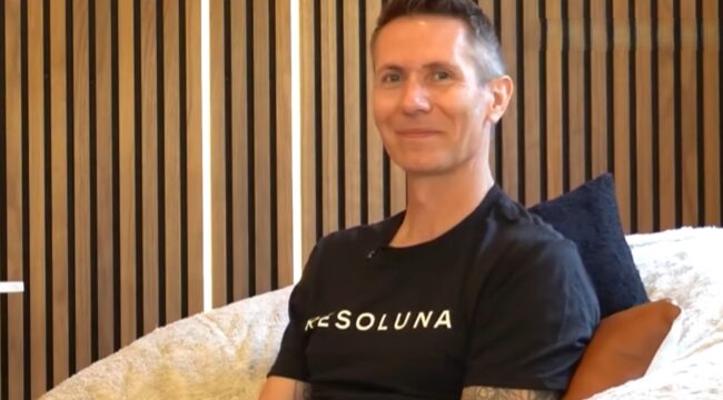 Бывший молодежный пастор, обвиняемый в убийстве жены, покончил с собой в полицейской тюрьме