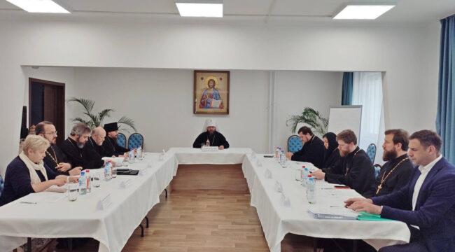 Митрополит Матфей возглавил заседание комиссии по паломничеству