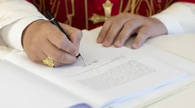 Папа Римский Лев XIV отстраняет от сана схизматического испанского священника