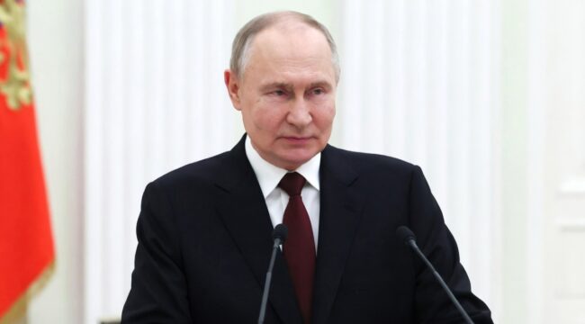 Владимир Путин поздравил главу Российского союза евангельских христиан с Днём России