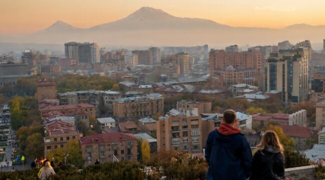 Более десяти священников ААЦ застряли в Армении из-за повесток на сборы