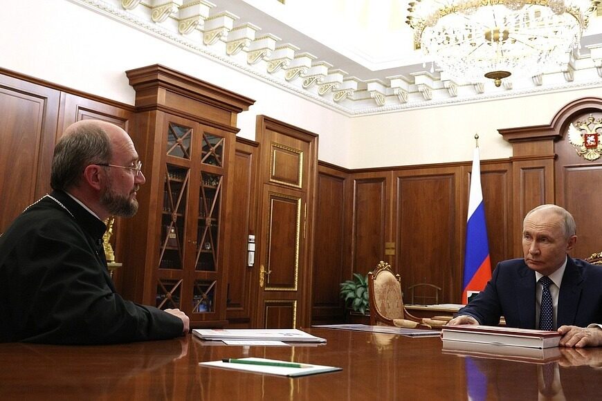 Владимир Путин обсудил с протоиереем Александром Ткаченко итоги работы фонда «Круг добра»