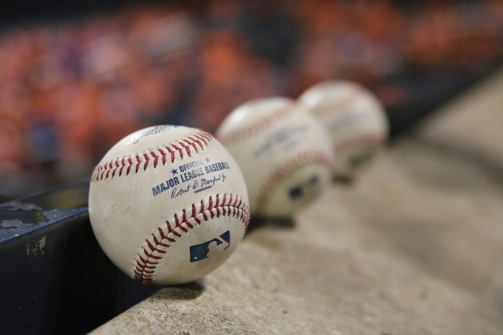 Большинство команд MLB отмечают месяц гордости ЛГБТ, половина планирует провести вечера веры