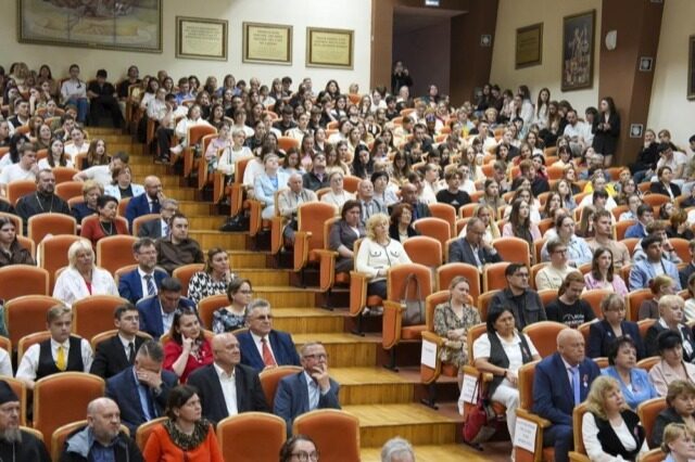 Сотрудники Синодального отдела по благотворительности приняли участие в Международном медицинском конгрессе в Курске