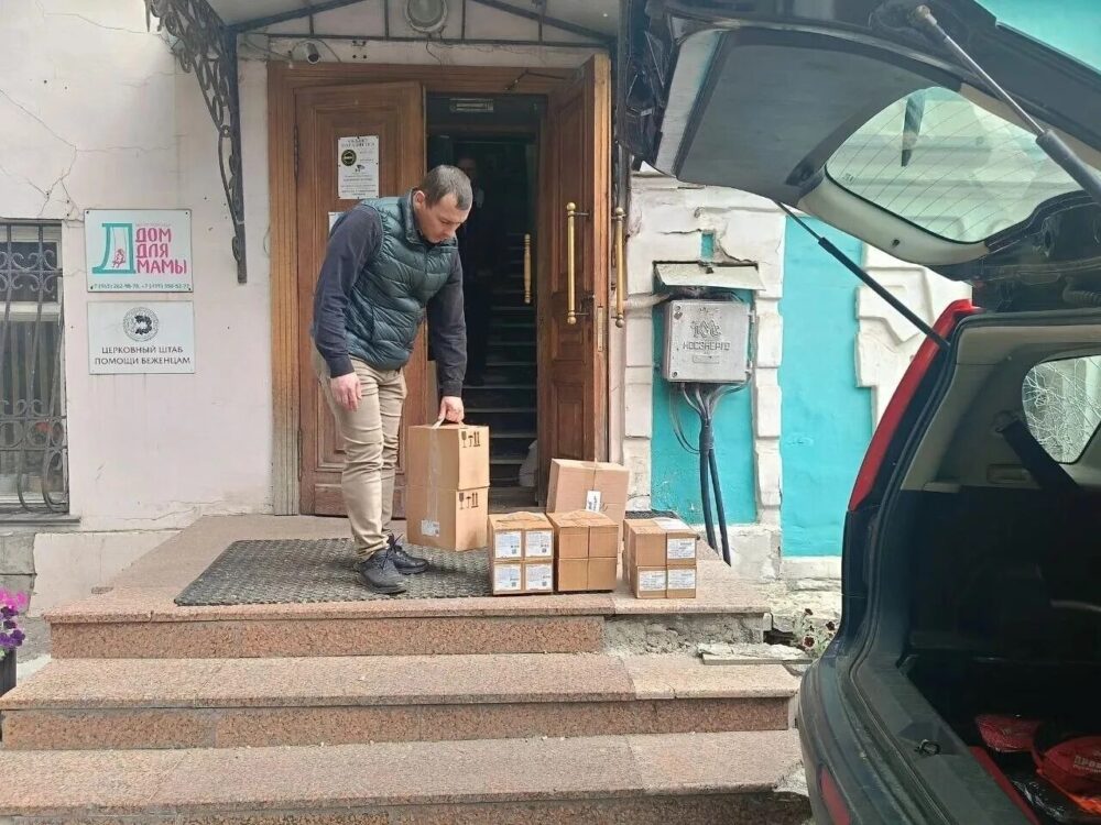 Московские приходы продолжили гуманитарную помощь военным и пострадавшим