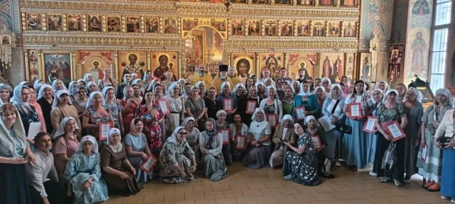 Председатель Синодального отдела по благотворительности встретился с госпитальными добровольцами