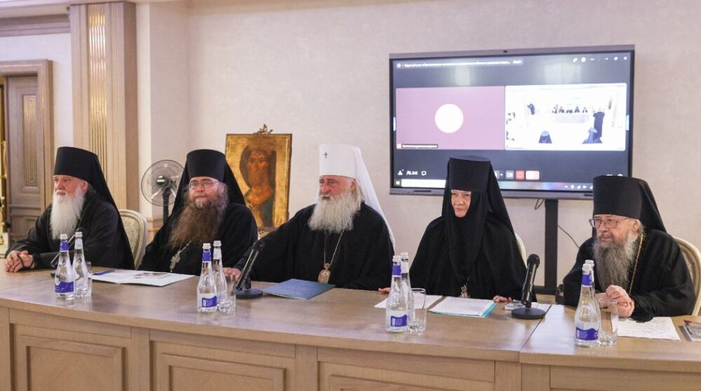 Состоялся круглый стол «Практические аспекты монашеских обетов в современных монастырях»