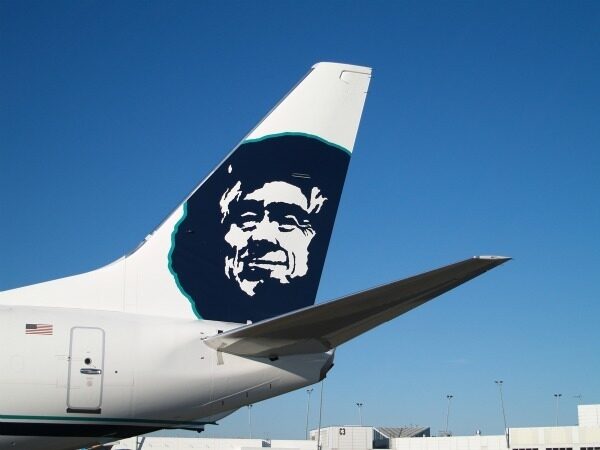 Уволенные сотрудники Alaska Airlines, оспорившие поддержку закона о равенстве, могут продолжить судебную тяжбу