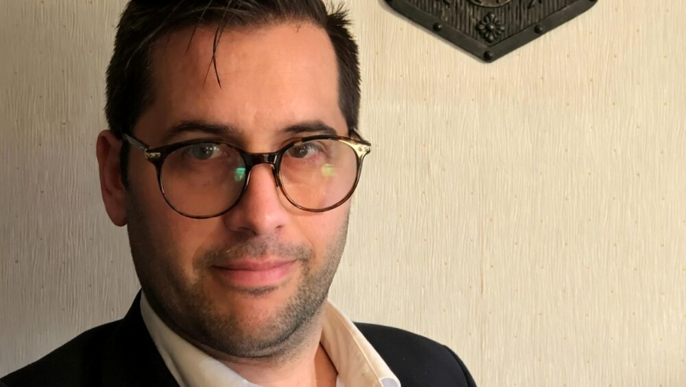 Многодетный отец из США рассказал, почему переехал с семьей в Россию