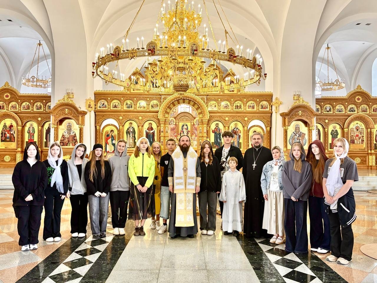Псковские школьники посетили храм Успения в Останкине