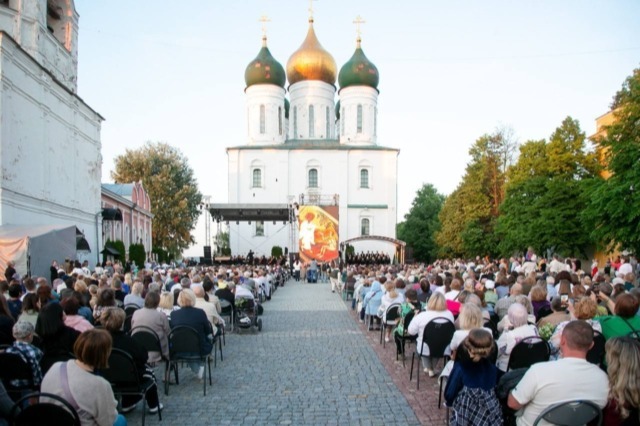 В Дмитрове и Смоленске состоялся показ мультимедийного проекта «Семьи небесные. Воздух»