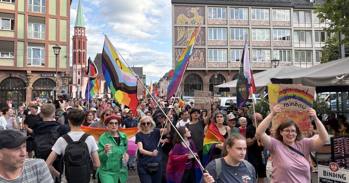 Почему люди выходят на улицы сейчас