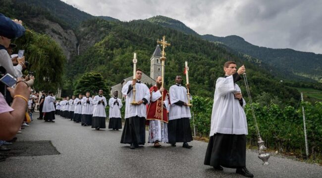 Как вернуться в Церковь из Священнического братства Св. Пия Х