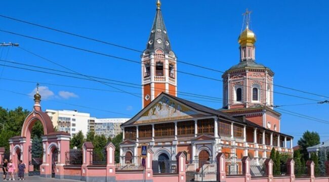 В Саратове при содействии РПЦ открылась служба помощи беременным
