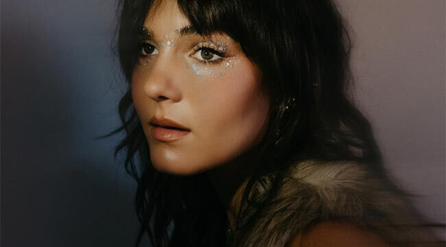 Franni Cash выпускает новую песню 'Darken the Doorway'