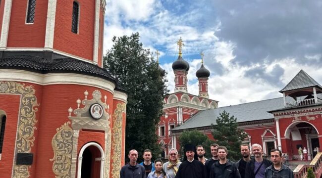 Центр «Койнония» совершил паломничество в Высоко-Петровский монастырь