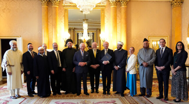Король Карл путает свою обязанность по отношению к Церкви Англии с королевским долгом защитника