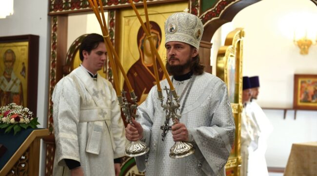 Епископ Раменский Алексий возглавил богослужение в храме святителя Луки при РУДН