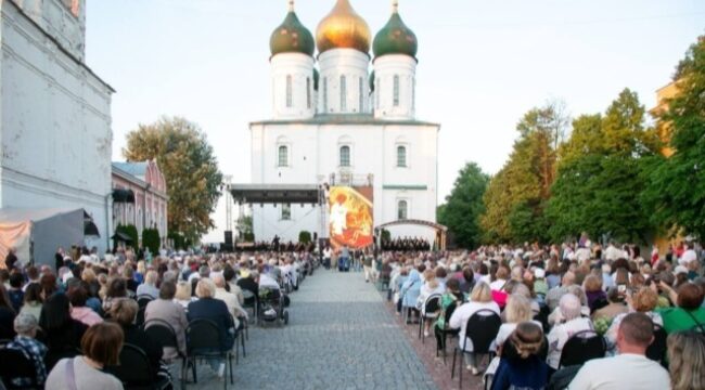 В Дмитрове и Смоленске состоялся показ мультимедийного проекта «Семьи небесные. Воздух»